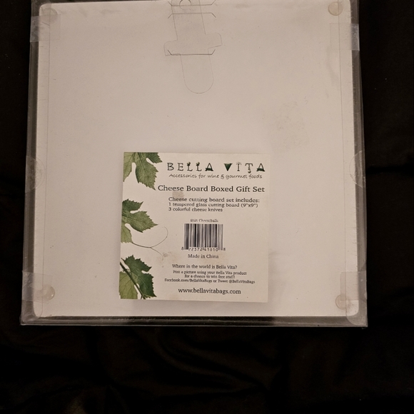 Cheese Board and Knives - Picture 2 of 2